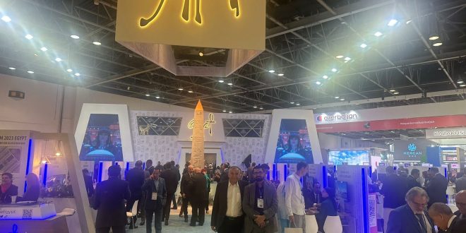 "إدريس" يدعو العارضين المصريين بملتقى دبى الإلتزام بمواقعهم بالجناح المصرى
