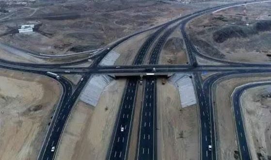 افتتاح الطريق المزدوج الرابط بين بيشة وسبت العلايا من اليوم