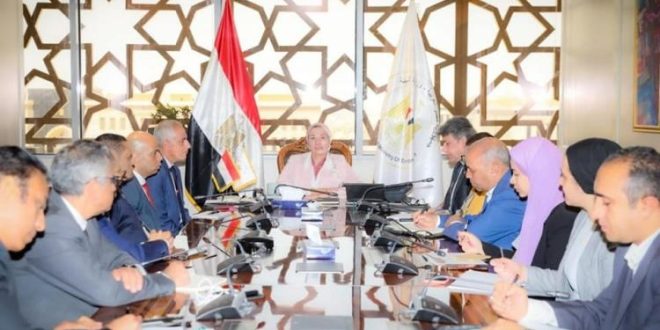 ياسمين فؤاد تطلب من المستثمرين والشركات المشاركة في تحويل المخلفات لطاقة