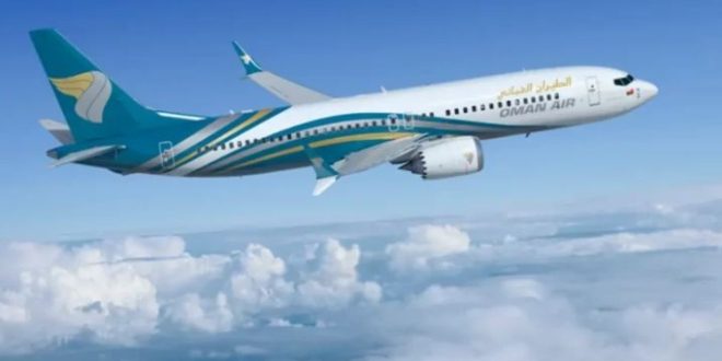 تعرض طائرة عمانية لأضرار بسبب “أجسام غريبة” أثناء الهبوط بمدرج مطار شيراز