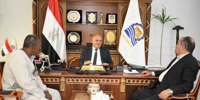 الداودي يبحث استعدادات إنزال مليون زريعة أسماك بلطي بنيل قنا