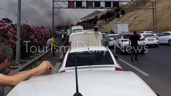 اندلاع حريق هائل في شاحنة داخل نفق بين بيركلي وبورنوفا في إزمير التركية