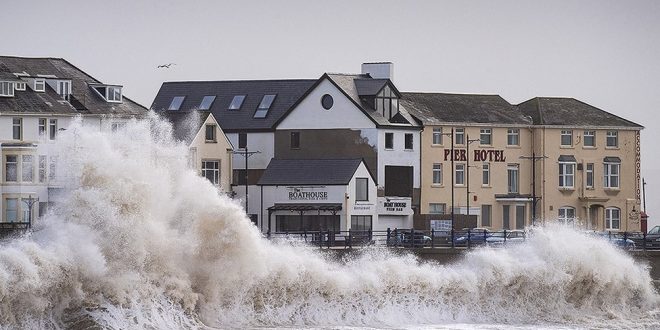 العواصف الرعدية تضرب الساحل الشرقي للولايات المتحدة وتهدد ساوث كارولينا