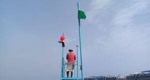 مصايف الإسكندرية ترفع الرايات الخضراء على الشواطئ وهدوء تام فى حركة البحر