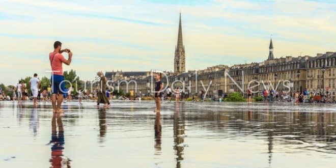 بوردو ميناء القمر.. وجهة سياحية لا مثيل لها وموقع رومانسي بهلال لنهر جارون