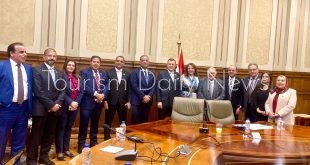 عيسى يستعرض حركة السياحة الوافدة لمصر خلال الأربعة أشهر الأولى في "الشيوخ"