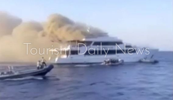 سكاي نيوز : مخاوف بشأن مصير السياح الثلاثة البريطانيين في حريق لنش السفاري