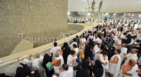 "الحج السعودية" تحل مشكلة 90 حاجاً مصرياً وتلزم المطوف بتوفير مخيم بديل