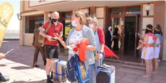 مطروح تستقبل 7 طائرات شارتر من إيطاليا واستمرار تدفق حركة السياحة الخارجية