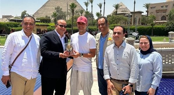 زيارة جوارديولا مدرب مانشستر سيتي سيكون لها مردود قوي على مصر