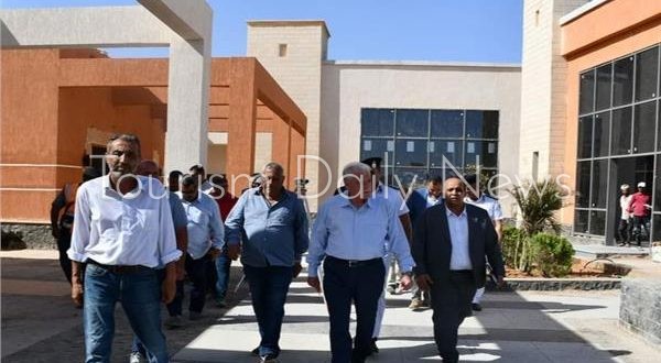 فوده يتابع الأعمال الإنشاء للقرية التراثية