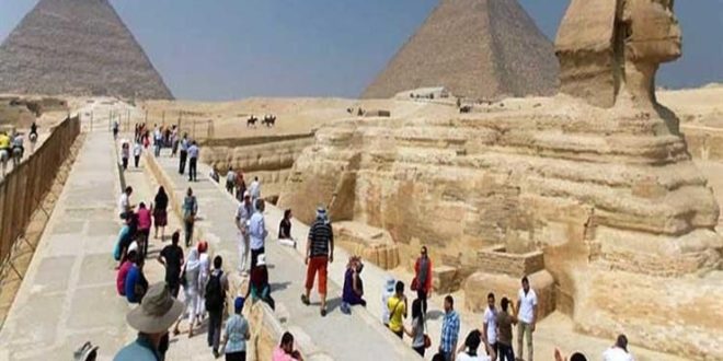 عائدات السياحة والقناة تقلل عجز حساب المعاملات الجارية إلى 5.3 مليار دولار