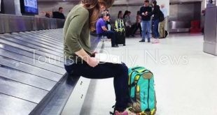 موظفون بشركة طيران يتعمدون تكسير وتحطيم حقائب المسافرين