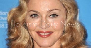 مطربة البوب الأمريكية مادونا تغادر المستشفى مع تحسن وضعها