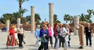 المنظومة الأمنية الملاصقة للسائح تسبب أضراراً أكثر من النفع