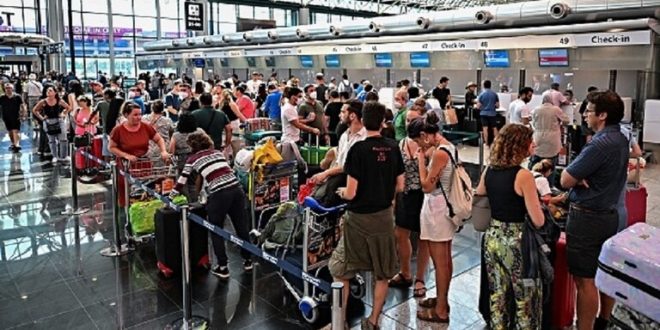 إيطاليا: 250 ألفا في المطار بعد إلغاء 1000 رحلة جوية بسبب إضراب عمال النقل