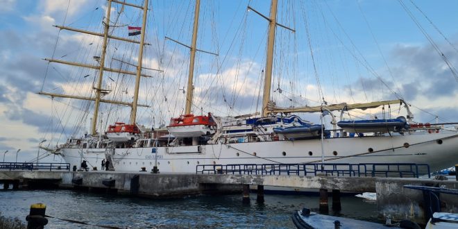 ميناء بورسعيد السياحي يستقبل أكبر السفن الشراعية في العالم تقل 450 راكباً