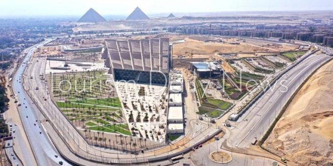 المتحف المصرى الكبير يستقبل 160 قطعة أثرية يومياً لتنفيذ سيناريو العرض