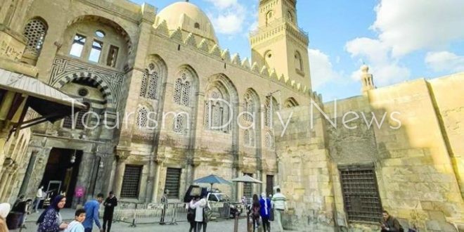 تطوير القاهرة التاريخية والفاطمية يعيد السياحة الدينية المرتبطة بآل البيت