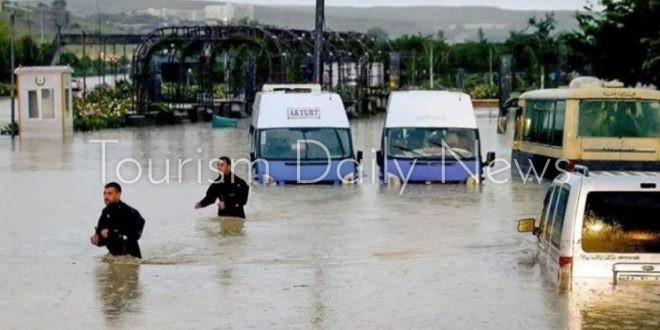 منطقة تشايلي بتركيا تتعرض لهطول أمطار غزيرة وإخلاء منازل