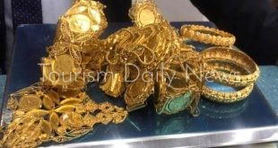 ذهب ومجوهرات في المطار .. ضبط محاولة تهريب عدد من القطع الأثرية