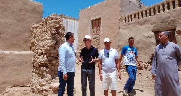وفد الأطباء الإسباني يصل الوادي الجديد لدعم مشروعات السياحة العلاجية