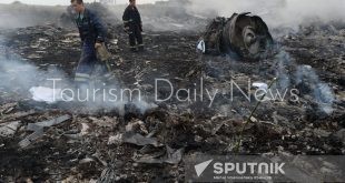 الدخان الأسود يتصاعد من  الطائرة الروسية وانفجار ضخم قبل سقوطها