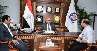 محافظ قنا يتابع موقف مشروع مزرعة التوت لإنتاج الحرير الطبيعي بنقادة