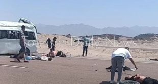 مصرع 4 وإصابة 10 آخرين في انقلاب سيارة رحلات في طريقها لشرم الشيخ