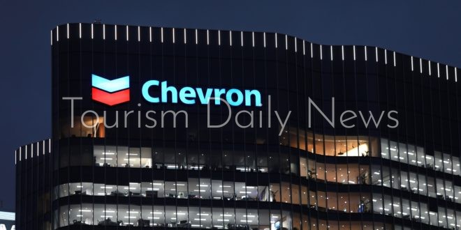 عمال شيفرون يمددون إضراباتهم لمدة 24 ساعة لليوم الثاني