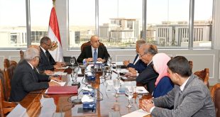 خطة مصر للنهوض بالنقل تبلغ تريليوني جنيه لتطوير منظومة الطرق والسكك الحديد