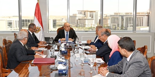 خطة مصر للنهوض بالنقل تبلغ تريليوني جنيه لتطوير منظومة الطرق والسكك الحديد