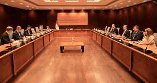 تحرك مصري لمضاعفة السياحة البريطانية .. عيسى يلتقي السير جيفري دونالدسون