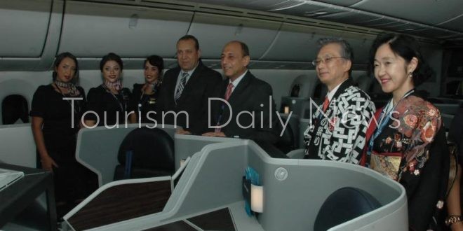 الاحتفال بإعادة إنطلاق أولى رحلات مصر للطيران المتجهه إلى مطار ناريتا