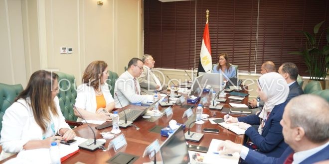 وزيرة التخطيط تتابع مستهدفات خطة التنمية الاقتصادية للعام المالي 23/2024