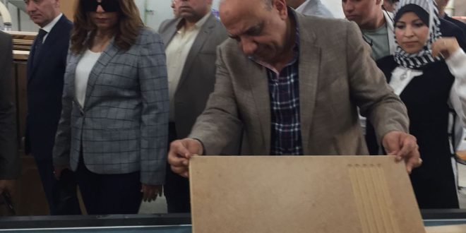 تسويق منتجات دمياط للأثاث عبر فروع عمر أفندي وبيع المصنوعات وبنزايون