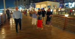 بني سويف تستقبل فندقين عائمين أثناء مرورهما بنهر النيل بين أسوان والقاهرة