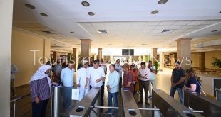 وزير السياحة يتفقد الموقف التنفيذي لترميم صالة الأعمدة بمعابد الكرنك