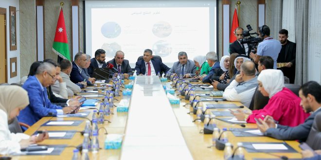 لجنة السياحة تطلغ على سير العمل في قطاعي النقل والسياحة بمحافظة العقبة