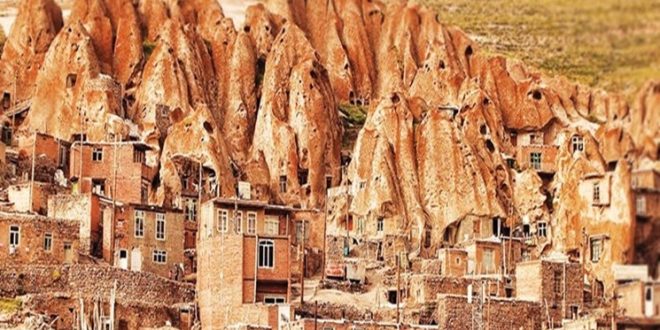 قرية كندوان الصخرية الإيرانية ضمن قائمة أفضل القرى السياحية بالعالم