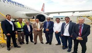 الخطوط الجوية اليمنية تتسلم شهادة طائرة مملكة حِمير الجديدة