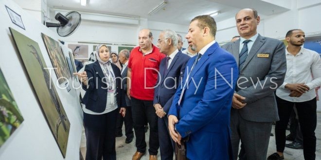 رئيس جامعة بورسعيد يفتتح معرض التصوير الفوتوغرافي