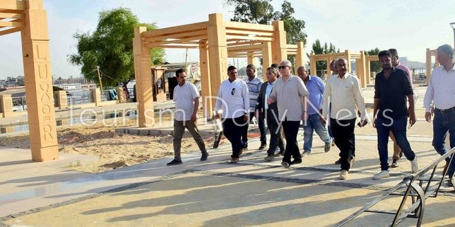 محافظ الأقصر بتفقد سير أعمال مشروع إنشاء كورنيش البر الغربى بمدينة القرنة