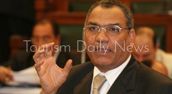 الدكتور عثمان محمد عثمان وزير التخطيط الأسبق