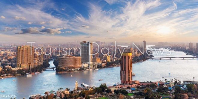 مصر تعلن تأشيرات الدخول لأراضيها بالدولار وتسمح للأجانب بتمليك العقارات