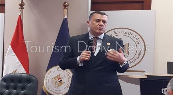 وزير السياحة والآثار في لقاء مع الصحفيين ووسائل الإعلام
