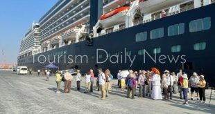 ميناء صلالة يستقبل سفينتين سياحيتين على متنهما 5189 راكبًا
