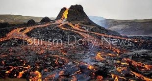 ايسلندا تغلق موقع بلو لاغون السياحي الشهير ومخاوف من ثوران