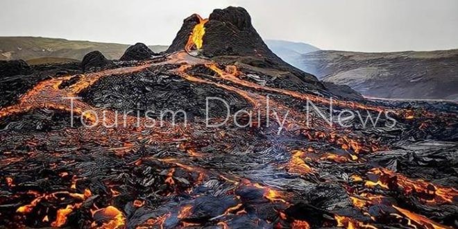 ايسلندا تغلق موقع بلو لاغون السياحي الشهير ومخاوف من ثوران