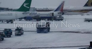 عاصفة ثلجية سوداء تضرب موسكو وتأجيل 35 رحلة طيران جوية